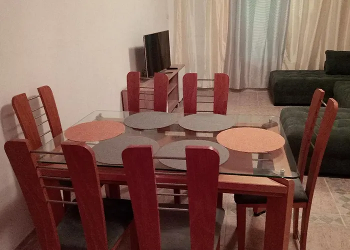 просторен и добре обзаведен Oborishte 39 Str Apartment *